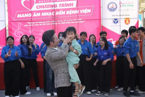 Trở về nơi gợi "nguồn cảm hứng" cho chuỗi chương trình "Mang âm nhạc tới bệnh viện"