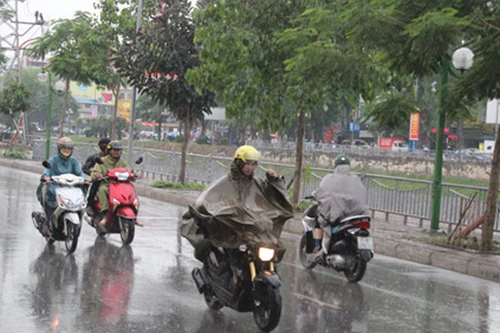 Tạm thời chấm dứt nắng nóng, Bắc bộ có mưa rào và giông