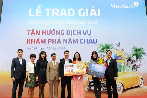 VietinBank trao 5 tỷ đồng "Tận hưởng dịch vụ, khám phá năm châu"