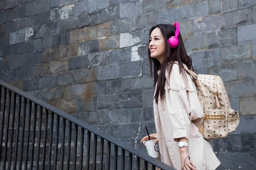 Hoa hậu Mai Phương Thúy ấn tượng với phong cách thời trang năng động