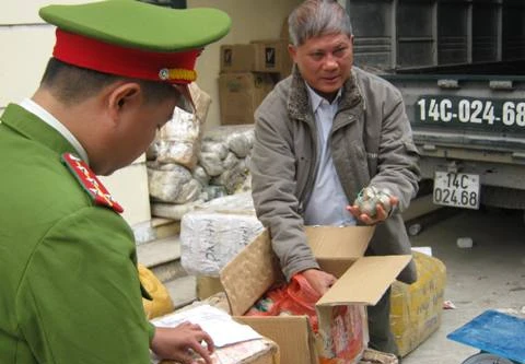 Một đêm, bắt 5 vụ vận chuyển hàng lậu tại cửa ngõ Thủ đô