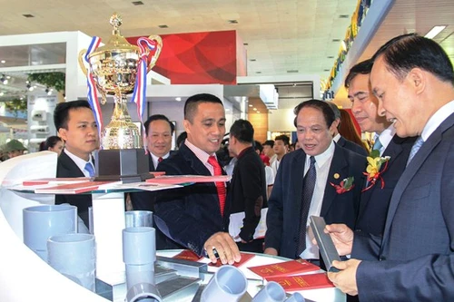 Gần 1.400 gian hàng tha gia VietBuild 2015