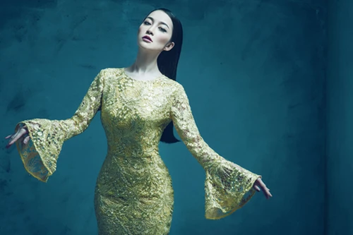 Linh Nga tự tin khoe vòng eo thon thả