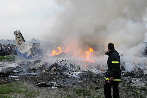 Nepal: Máy bay đâm phải chim, 19 người chết