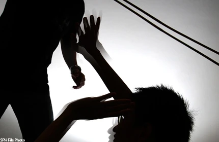 Trung Quốc: Thầy giáo hiếp dâm hàng loạt học sinh