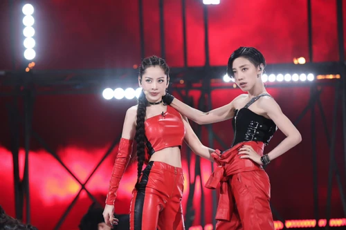 Chi Pu trình diễn "bốc lửa", múa cột cực đỉnh trong vòng công diễn 5 “Đạp gió 2023”