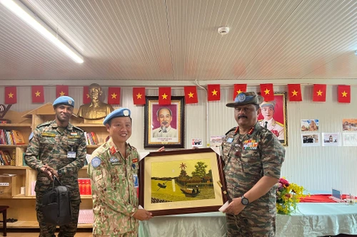 Tư lệnh Lực lượng Quân sự Phái bộ UNMISS thăm và làm việc với Bệnh viện dã chiến cấp 2 số 5