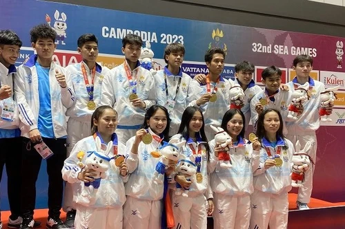 Thi đấu "đồng đội hỗn hợp", cầu lông Campuchia ghi tên bảng vàng SEA Games
