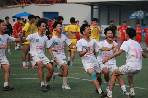 Chân dung 8 đội mạnh nhất giải