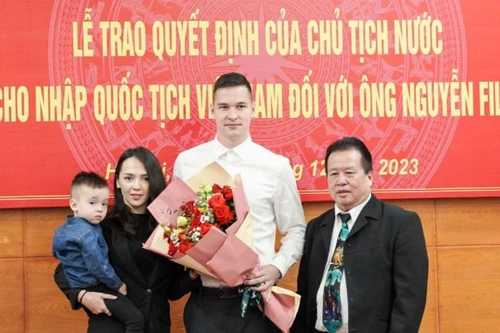 Thủ môn Filip Nguyễn nói gì khi chính thức trở thành công dân Việt Nam?