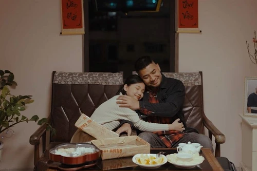 Phim ngắn “Khoảnh khắc bên bố”, câu chuyện xúc động về tình phụ tử