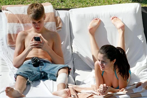  Selena diện bikini nóng bỏng bên Justin Bieber 