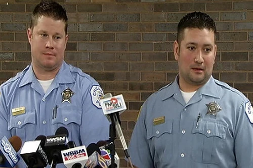 Tìm lại váy cưới đã mất trong đúng ngày kết hôn