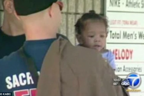 Suýt giết con vì mải đi hẹn hò