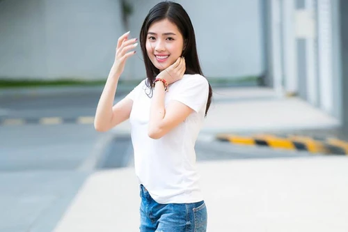 Ca sĩ Hứa Thanh Dung "mặt mộc" vẫn quyến rũ