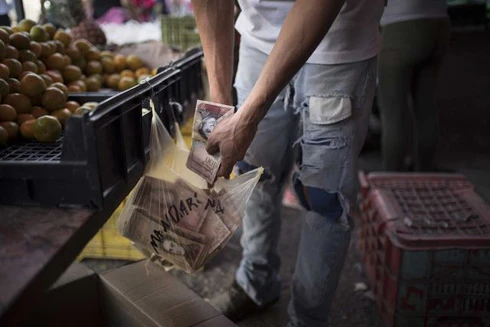 Venezuela chống "chiến tranh tiền tệ"
