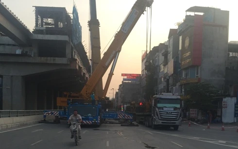 Hà Nội: Xử phạt nghiêm xe cẩu gây ùn tắc trên đường Nguyễn Trãi