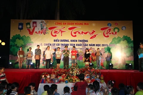 Đêm hội trăng rằm chắp cánh những ước mơ