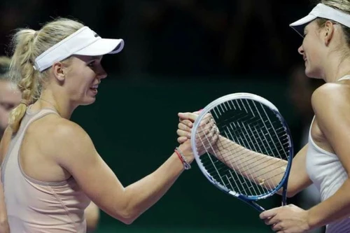Sharapova cùng Wozniacki “thắp lửa” cho ngày thi đấu thứ 2 WTA Finals