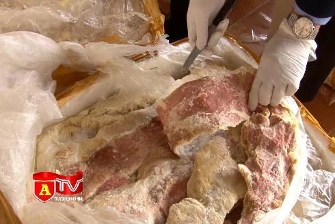 Phát hiện gần 4 tạ thực phẩm đông lạnh không rõ nguồn gốc