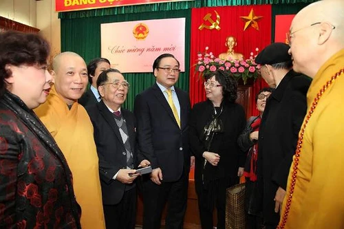 Bí thư Thành ủy Hà Nội mong văn nghệ sĩ góp phần điều chỉnh những "lệch chuẩn xã hội"