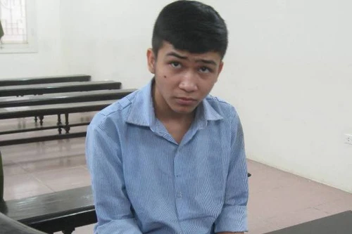 Nam sinh lớp 11 đâm chết bạn cùng trường ngay giữa giờ ra chơi