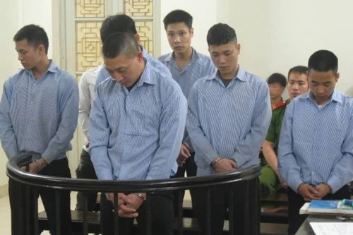 Phạt tù ổ nhóm cưỡng đoạt tiền của các xe khách chạy đường dài