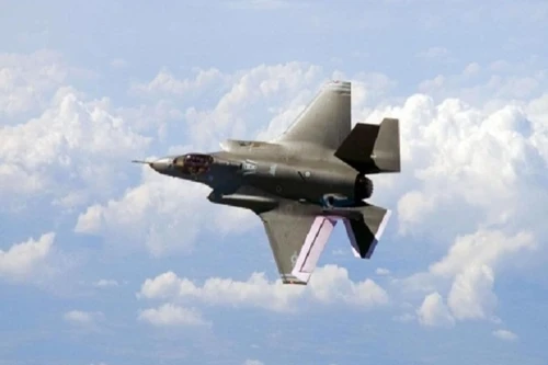 Kỹ sư Trung Quốc bị bắt vì mang tài liệu chiến đấu cơ Mỹ về nước