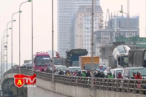 Hà Nội: Gia tăng áp lực giao thông ngày cận Tết