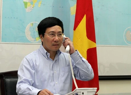 Yêu cầu Trung Quốc rút hết giàn khoan 981 và tàu hộ tống khỏi vùng biển Việt Nam