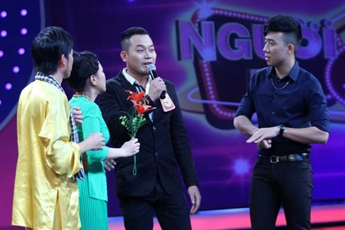 Khánh Bình - Người bí ẩn khiến Hoài Linh "sởn da gà", bị nghi… hát nhép