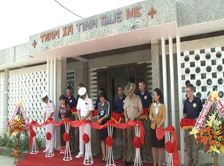 Tàu đổ bộ Kunisaki Nhật bản khánh thành nâng cấp trạm xá tại Đà Nẵng