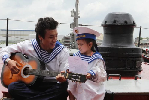 Thương các chú bộ đội canh giữ ngoài đảo xa