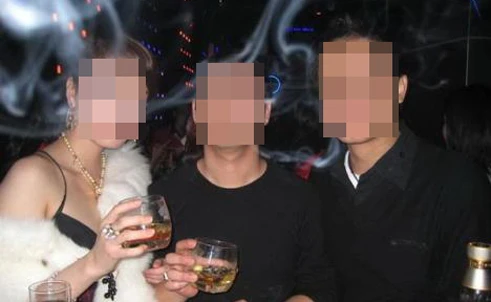 Dị hợm lối ăn chơi và thế giới “khát tình” của quý bà 