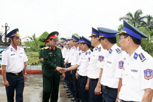 Thượng tướng Nguyễn Thành Cung thăm và kiểm tra tại Vùng Cảnh sát biển 1