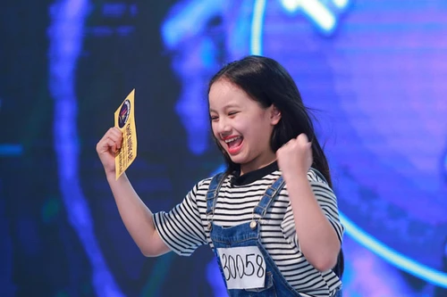 Bé gái 11 tuổi hát "Hồ trên núi" khiến Isaac và Văn Mai Hương "nổi da gà"