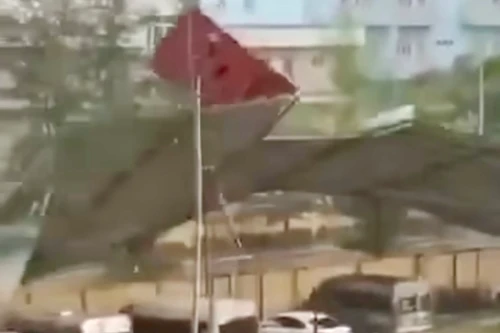 Cảnh đáng sợ khi bão Yagi càn quét đất liền Hạ Long