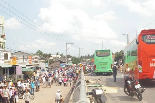 Hai xe khách chạy như “điên” khi gây tai nạn làm 4 người chết tại chỗ