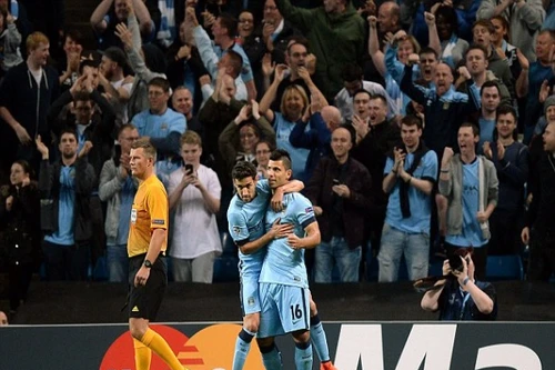 Cựu sao M.U mỉa mai fan Man City