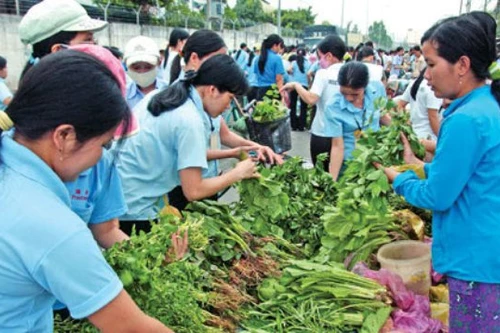 Xót xa trên 90% công nhân phải tằn tiện mới vừa đủ sống