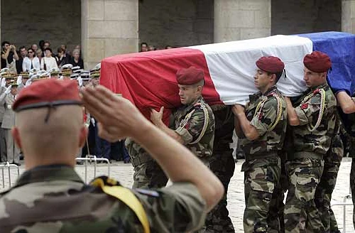 Hai lính Pháp bị lính Afghanistan bắn chết