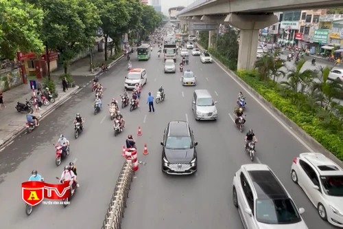 Dải phân cách cứng đường Nguyễn Trãi vẫn chưa phát huy tác dụng