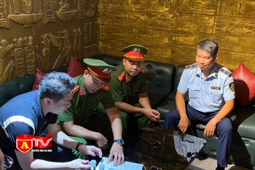 Kiểm tra phát hiện quán bar kinh doanh bóng cười