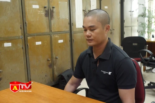 Bắt đối tượng chuyên cướp giật điện thoại của người đi đường