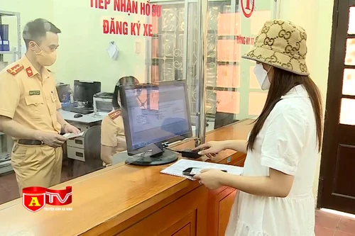 Từ ngày 15/8, người dân được đăng ký xe tại nơi tạm trú