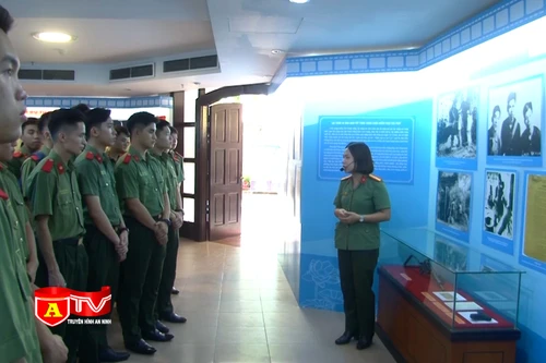 Học viên Học viện An ninh nhân dân và Tuổi trẻ Công an Hà Nội tình nguyện hướng về cộng đồng cơ sở