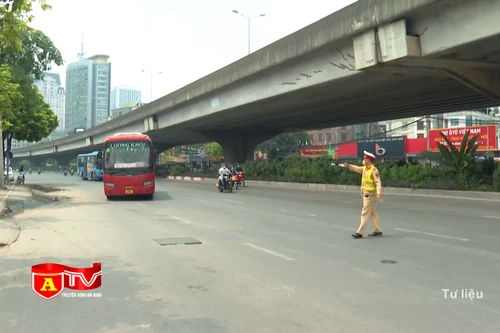 Bộ GTVT yêu cầu xử nghiêm tình trạng ''xe dù, bến cóc''