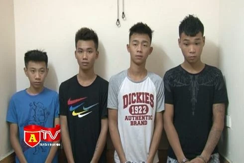 Khám phá ổ nhóm tuổi "ten" gây ra 13 vụ cướp tài sản