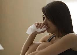 Bị chồng đánh suốt 10 năm vì song sinh con gái