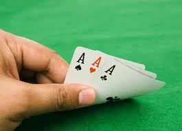 Ai cứu mẹ cháu ra khỏi cơn khốn cùng?